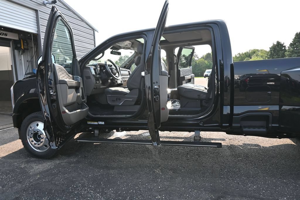 New 2026 Ford F450 Platinum w/ Platinum Plus Package AWD/4WD image 98