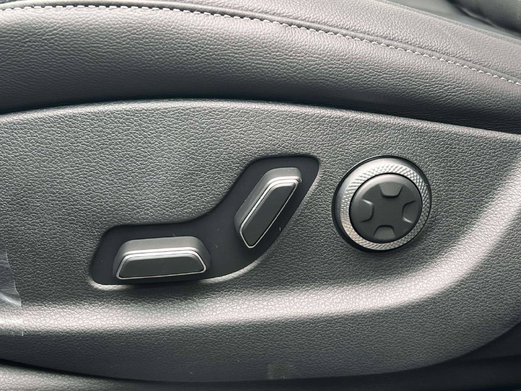 New 2027 Genesis GV80 2.5T Select AWD/4WD image 13