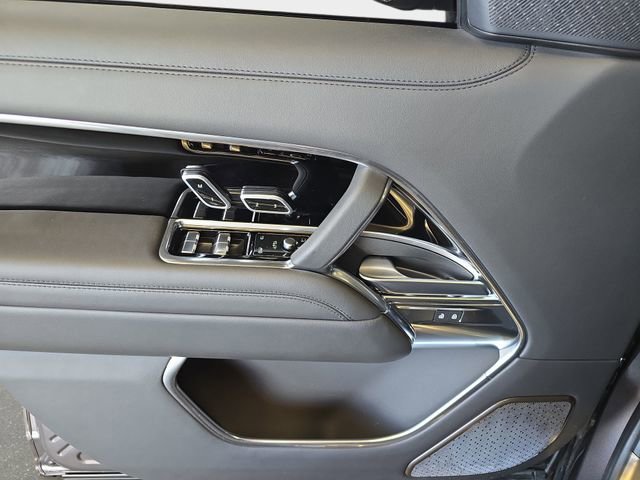 Certified 2025 Land Rover Range Rover Long Wheelbase Autobiography image 29