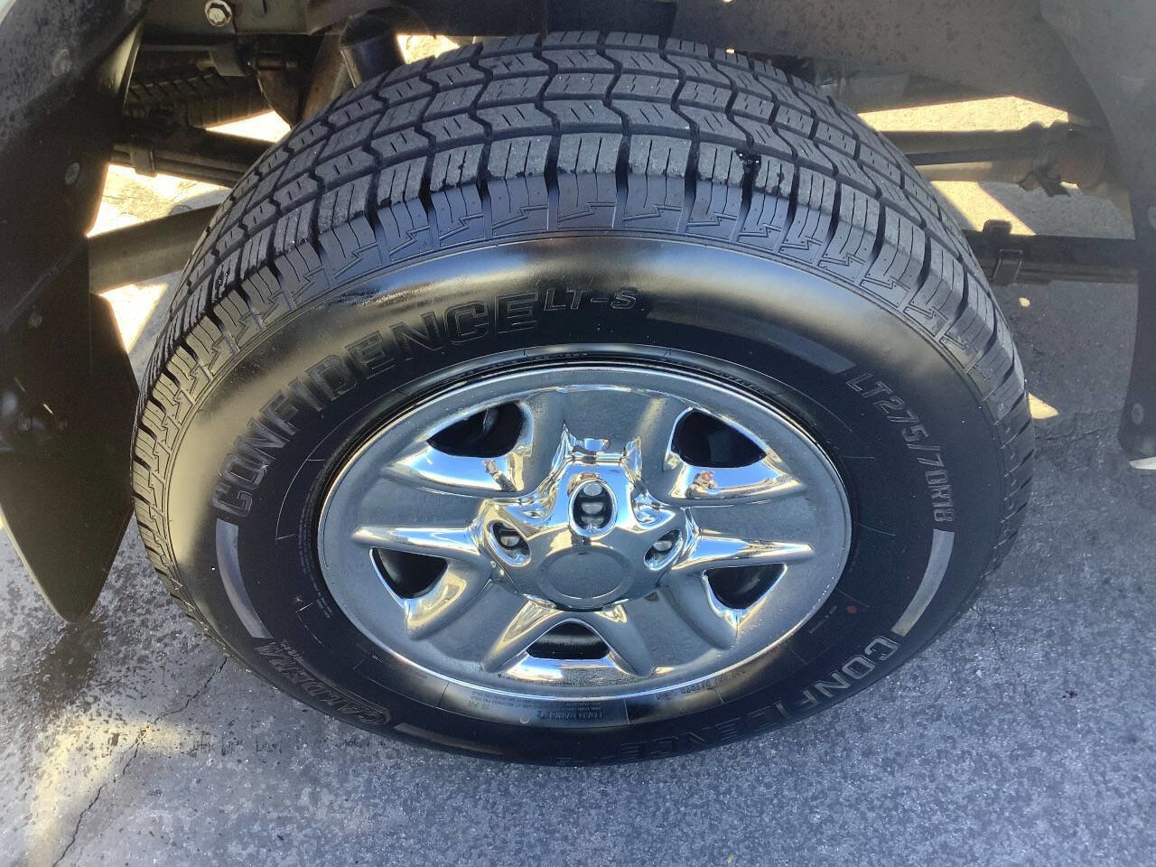 Used 2013 Toyota Tundra Grade 4x4 4dr CrewMax Cab Pick image 21