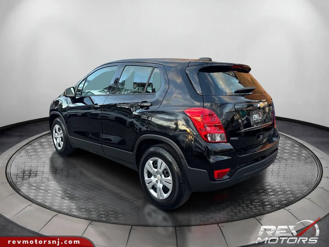 Used 2017 Chevrolet Trax LS FWD image 3