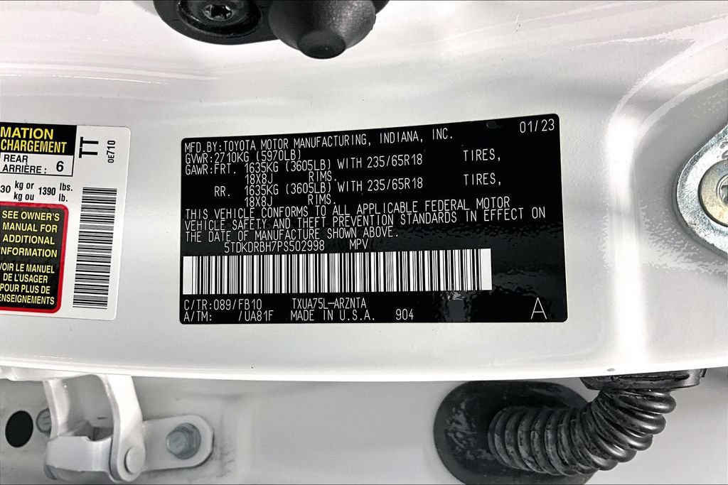 Used 2023 Toyota Highlander L AWD/4WD image 40