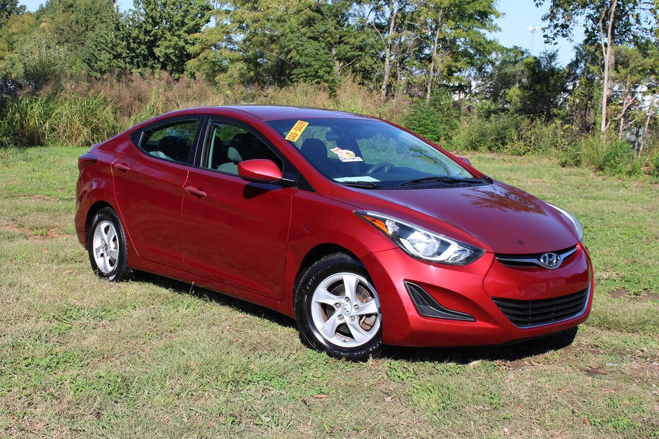 Used 2015 Hyundai Elantra SE FWD image 3