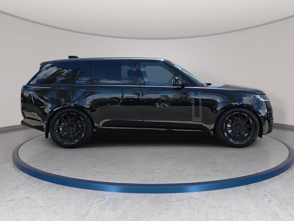 New 2026 Land Rover Range Rover Long Wheelbase SE AWD/4WD image 7