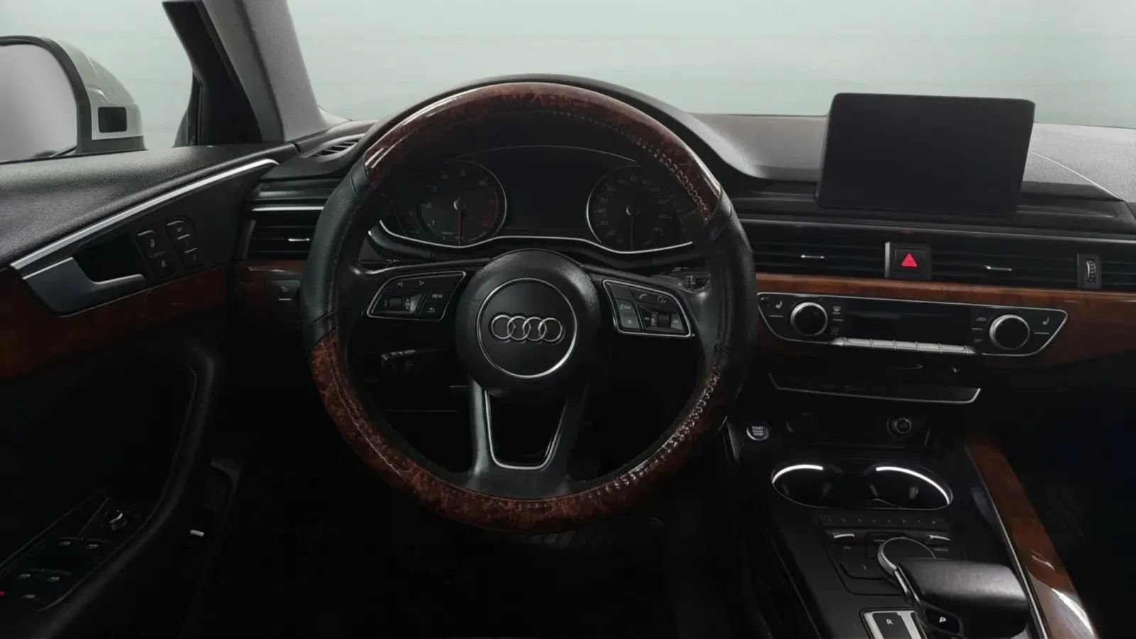 Used 2019 Audi A4 2.0T Premium w/ Convenience Package FWD image 10