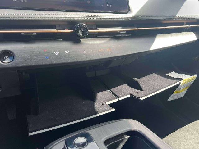 Certified 2024 Nissan Ariya AWD image 30