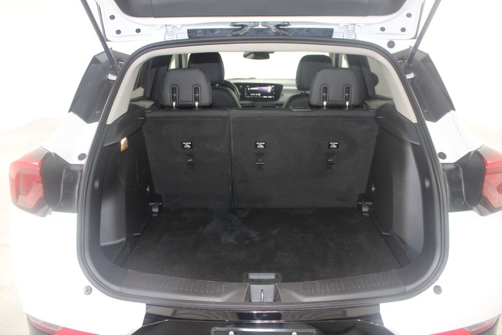 Used 2024 Buick Encore GX Sport Touring image 14