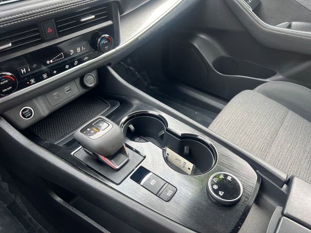 Used 2023 Nissan Rogue SV image 20