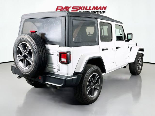 Used 2023 Jeep Wrangler Sahara image 7