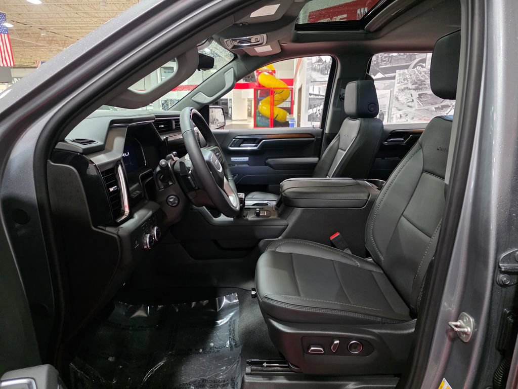 Used 2025 GMC Sierra 1500 Denali w/ Technology Package AWD/4WD image 17