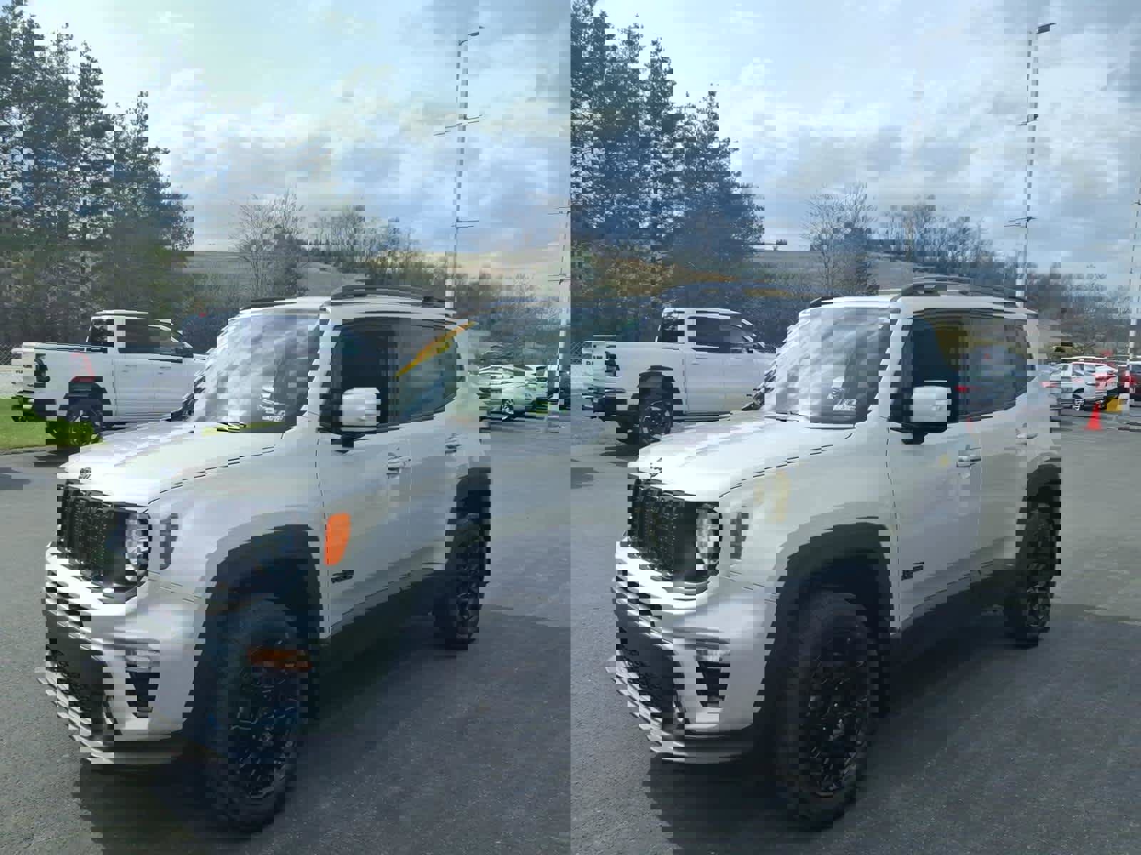 Used 2019 Jeep Renegade Altitude w/ Quick Order Package 2XM image 4