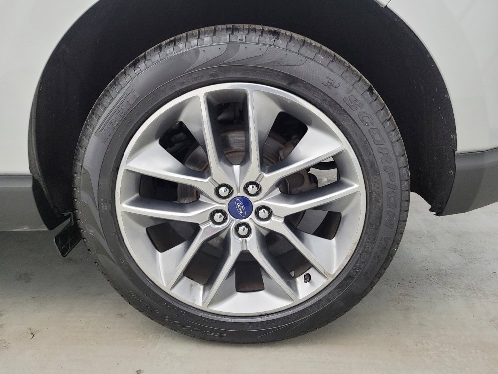 Used 2015 Ford Edge Titanium w/ Equipment Group 301A AWD/4WD image 31