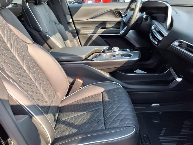 New 2026 Cadillac Lyriq V w/ Exterior Carbon Fiber Package image 21