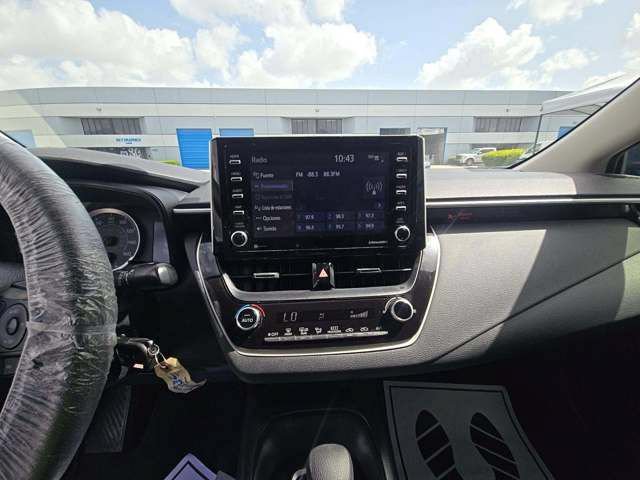 Used 2021 Toyota Corolla LE FWD image 6