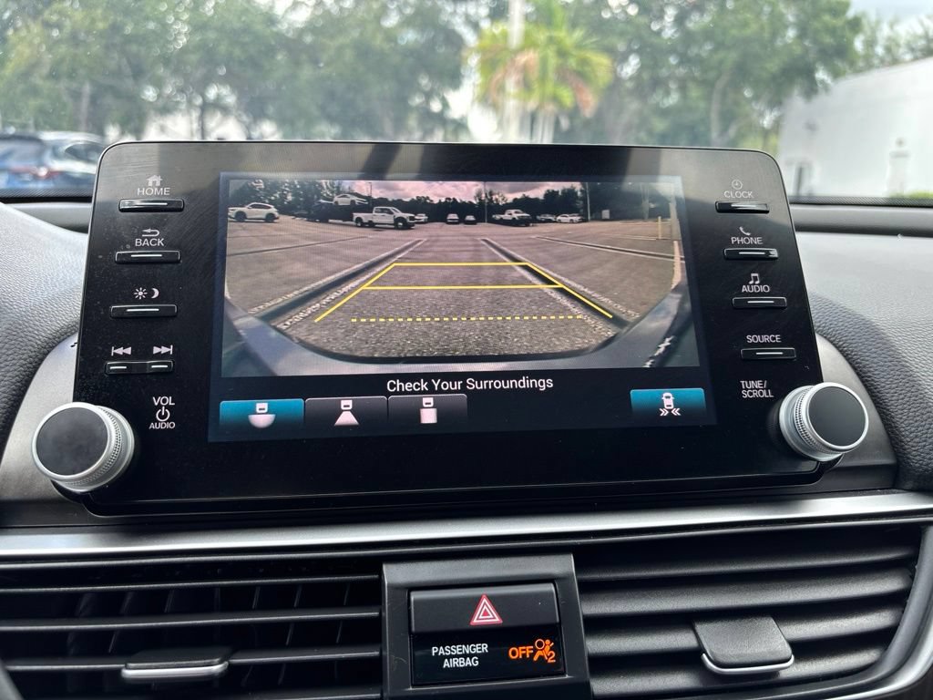 Used 2018 Honda Accord EX image 32