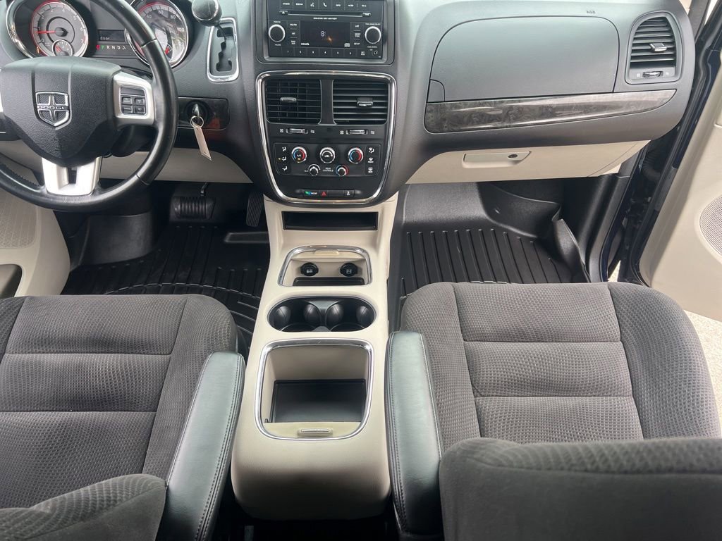 Used 2014 Dodge Grand Caravan SXT w/ UConnect Hands-Free Group FWD image 16