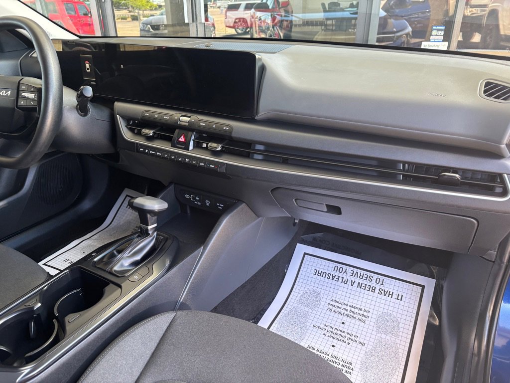 Used 2025 Kia K4 LX FWD image 35