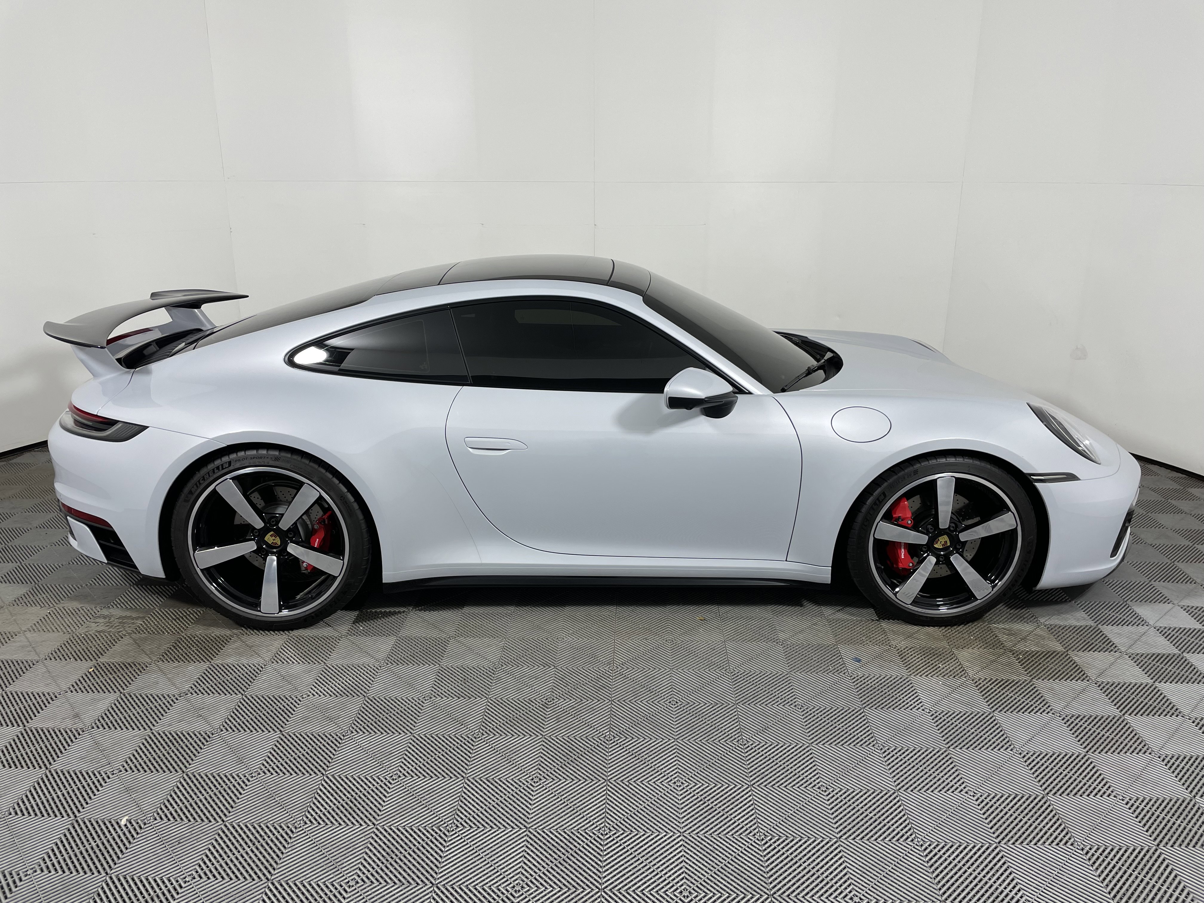 Used 2024 Porsche 911 Carrera 4S image 8