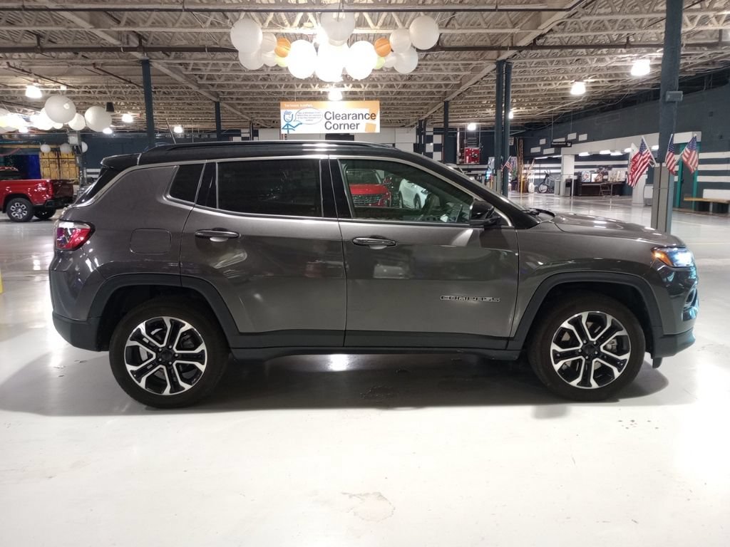 Used 2023 Jeep Compass Limited AWD/4WD image 7