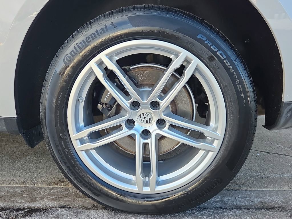 Certified 2022 Porsche Macan image 24