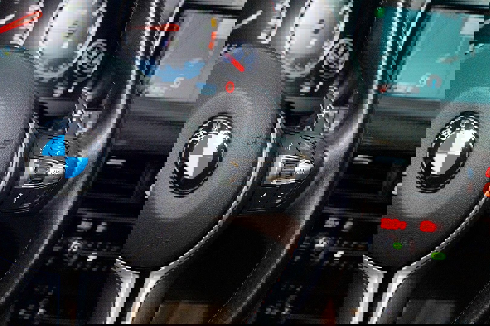 Used 2016 BMW X5 M image 42