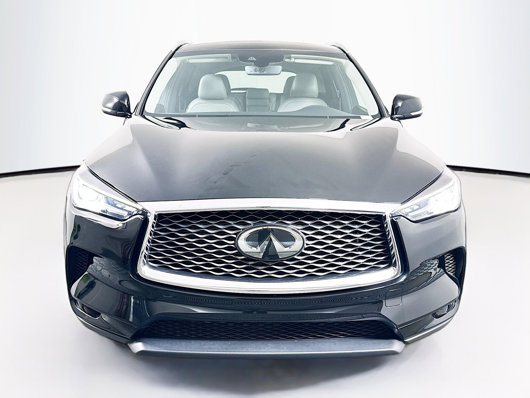 Used 2023 INFINITI QX50 Luxe FWD image 2