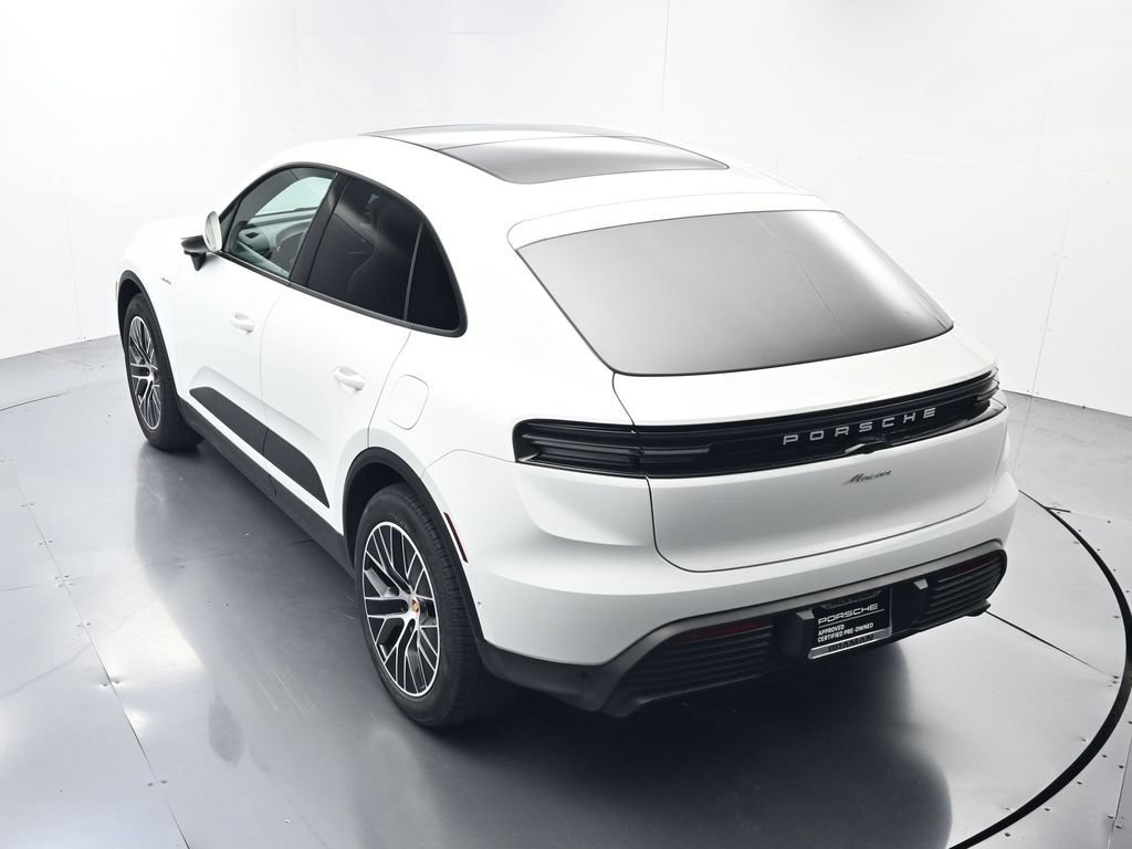 Certified 2025 Porsche Macan Electric RWD image 37