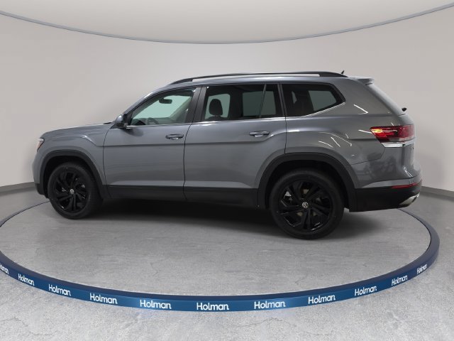 Used 2023 Volkswagen Atlas SE w/ Black Wheel Package AWD/4WD image 9