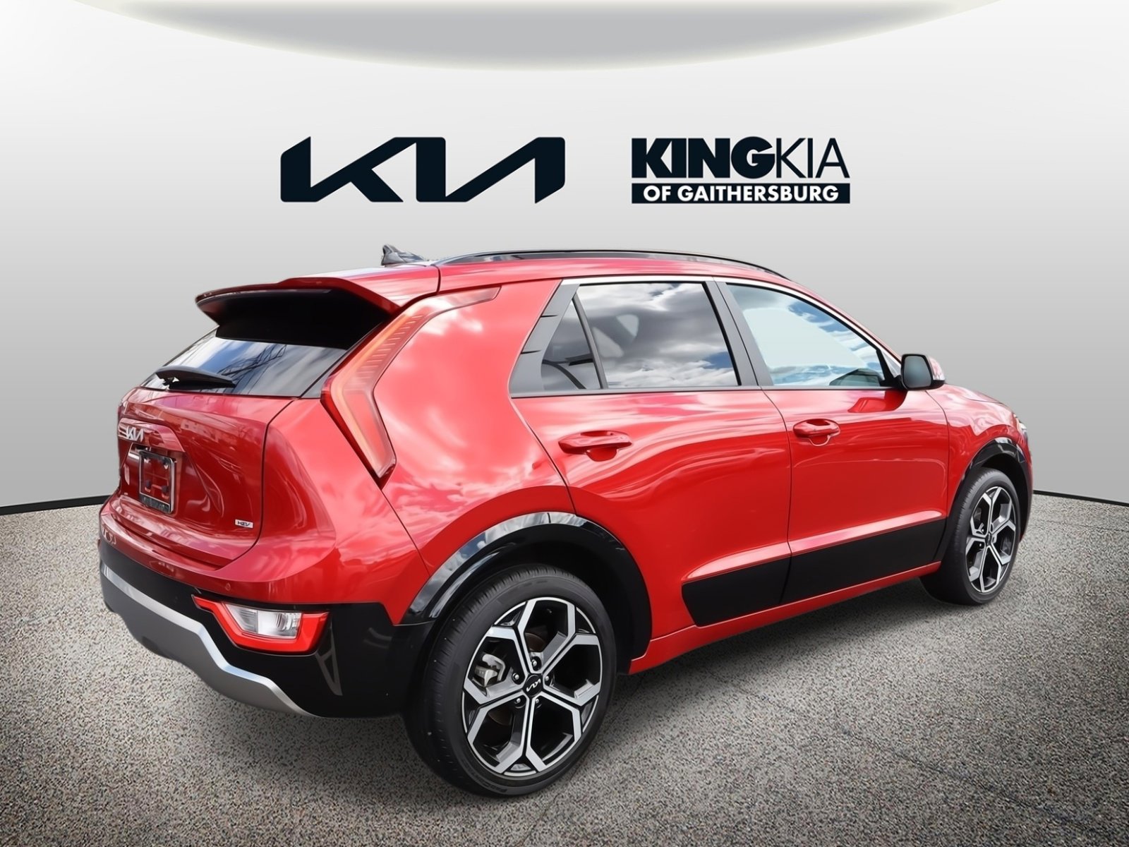 Certified 2025 Kia Niro EX Touring image 3