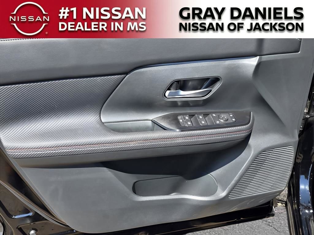 New 2025 Nissan Kicks SR image 14