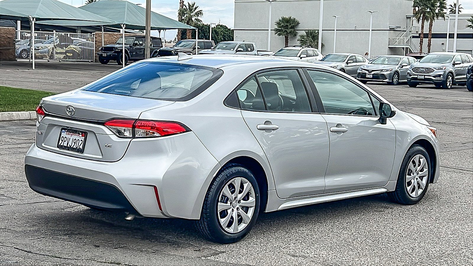 Used 2025 Toyota Corolla LE image 8