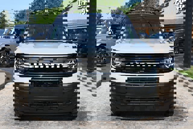 Used 2023 Ford Bronco Sport Outer Banks w/ Tech Package image 2