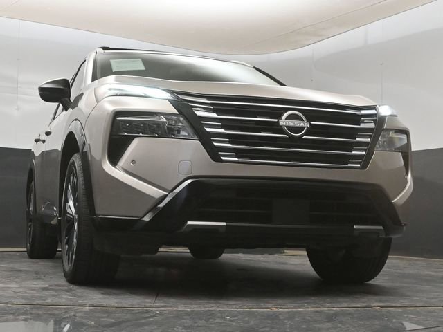Certified 2025 Nissan Rogue Platinum image 14