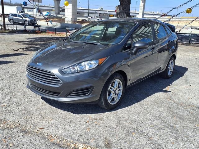 Used 2017 Ford Fiesta SE image 3