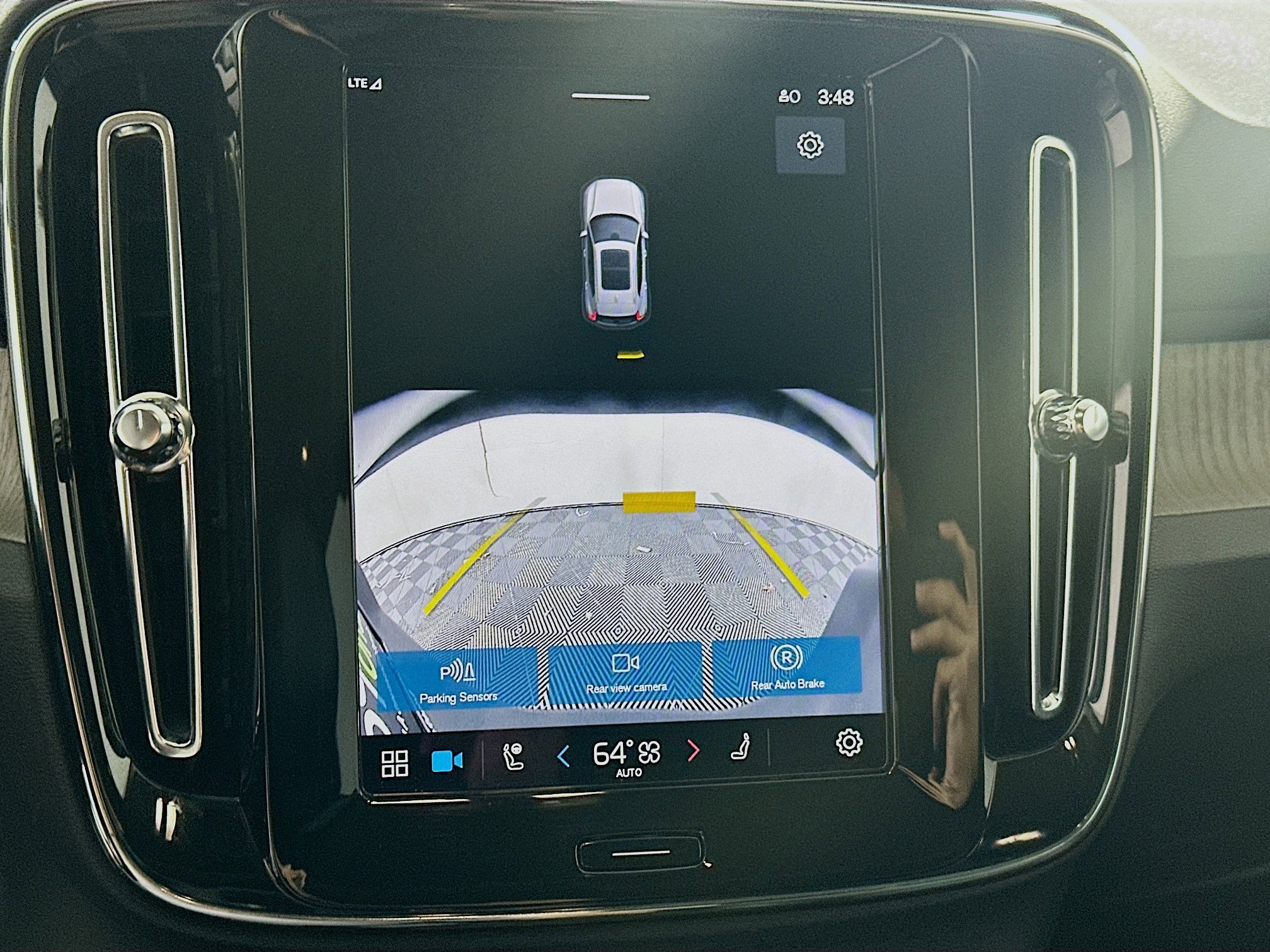 Used 2025 Volvo XC40 B5 Core image 21