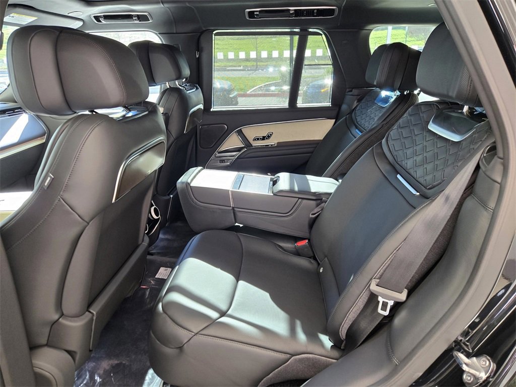 New 2026 Land Rover Range Rover SV image 6