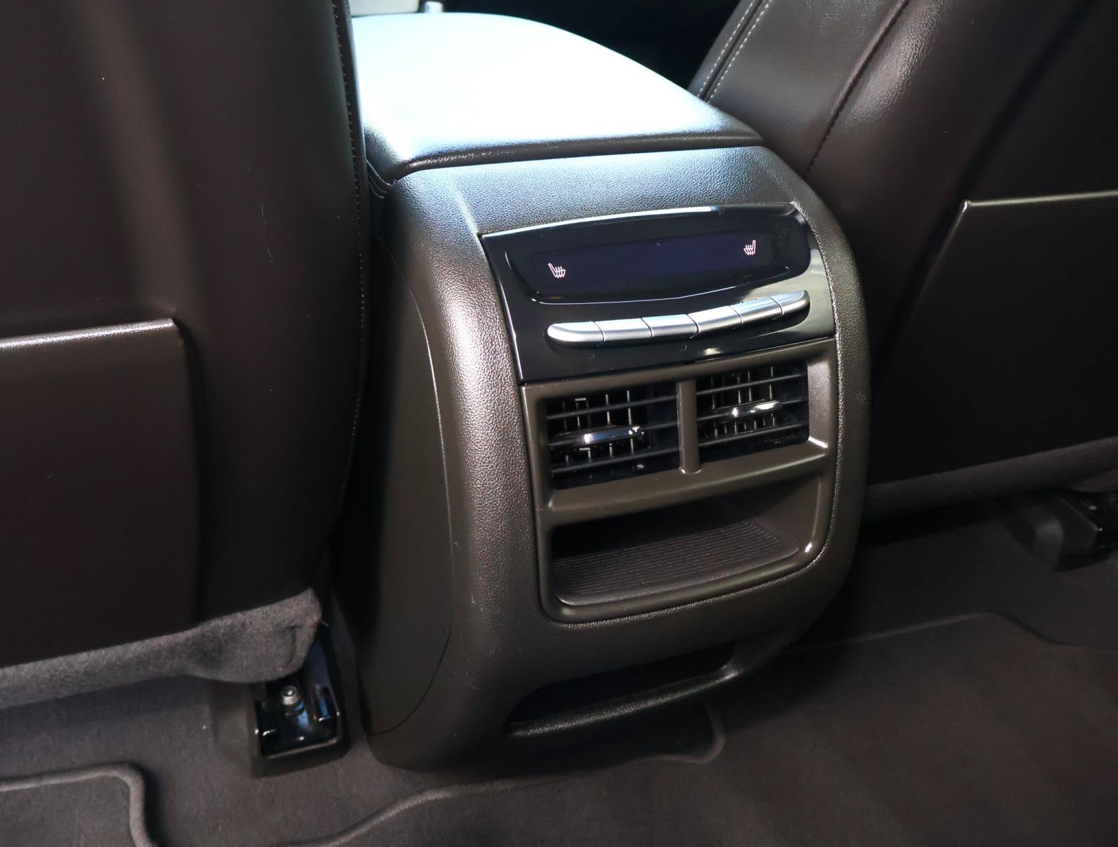 Certified 2024 Cadillac XT5 Premium Luxury AWD/4WD image 18