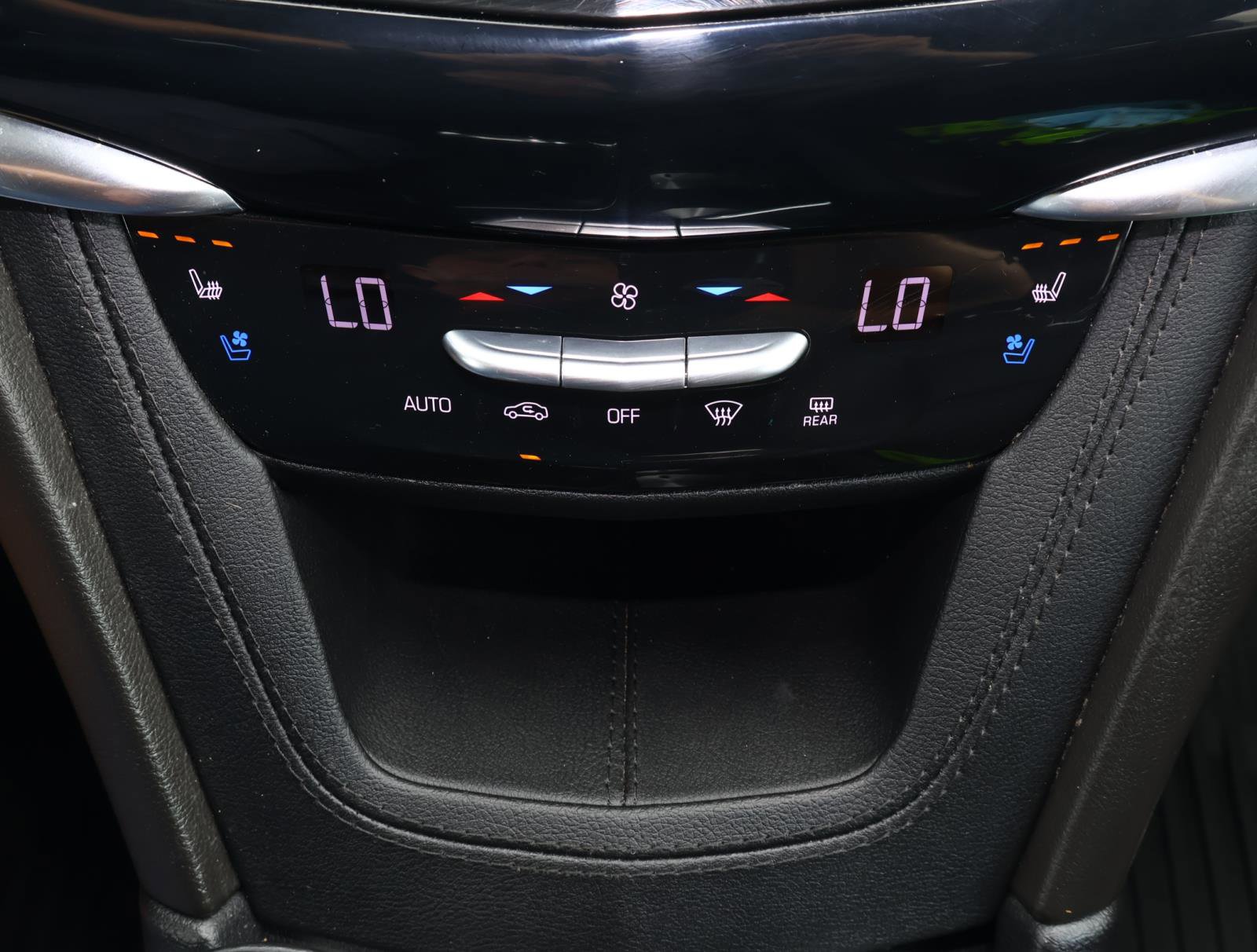 Certified 2024 Cadillac XT6 Premium Luxury image 32