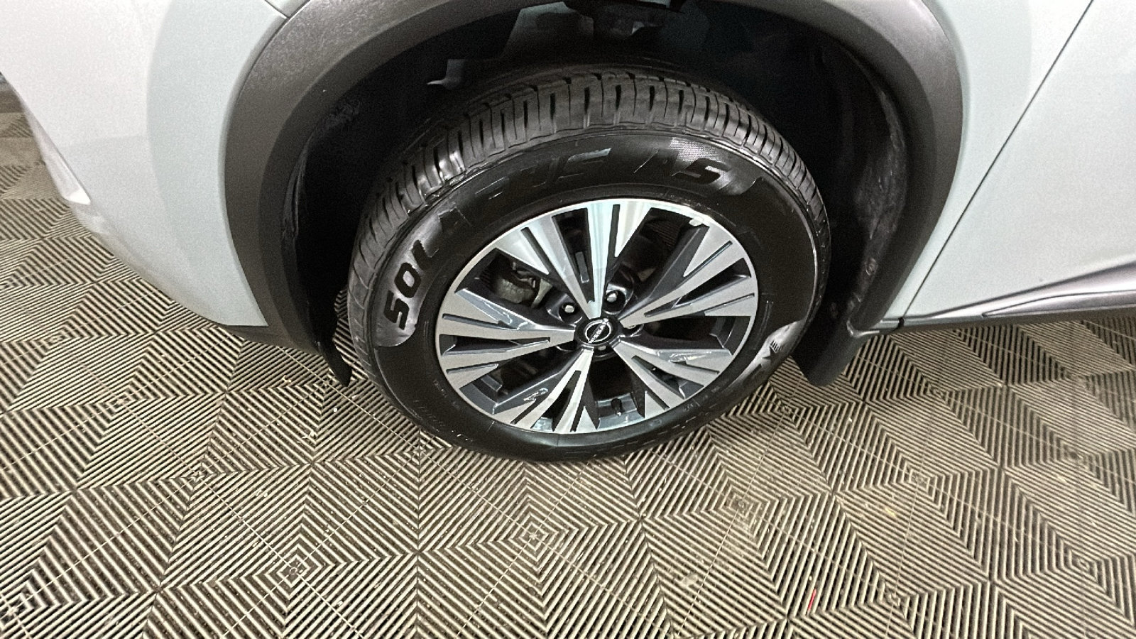 Used 2023 Nissan Rogue SV AWD/4WD image 11