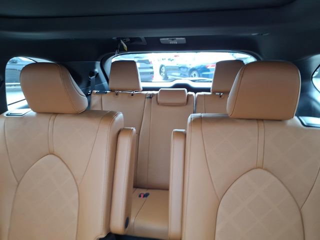 New 2026 Toyota Highlander Platinum image 19