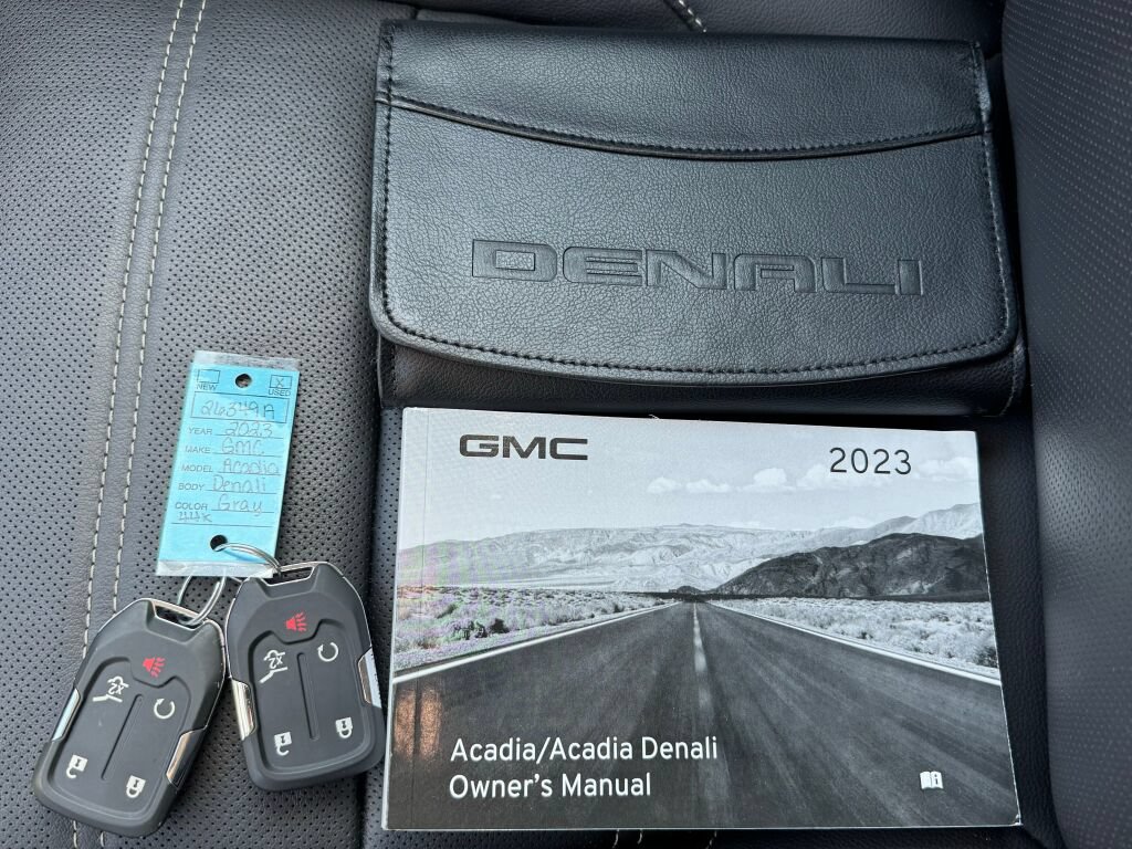 Used 2023 GMC Acadia Denali w/ Denali Technology Package AWD/4WD image 35