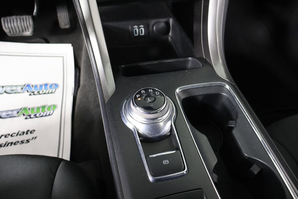 Used 2020 Ford Fusion SE image 40