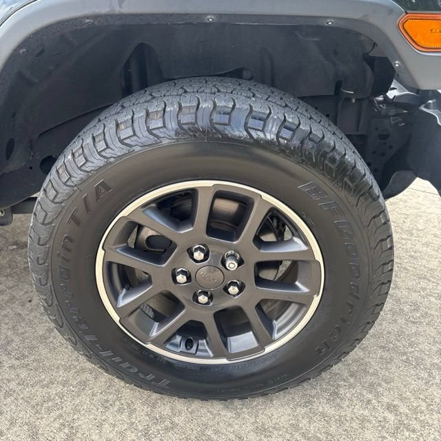 Used 2020 Jeep Gladiator Overland AWD/4WD image 13
