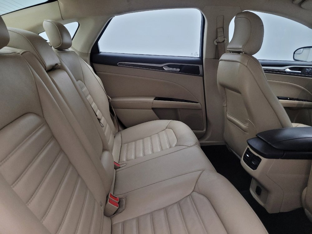 Used 2016 Ford Fusion SE w/ Equipment Group 202A FWD image 19