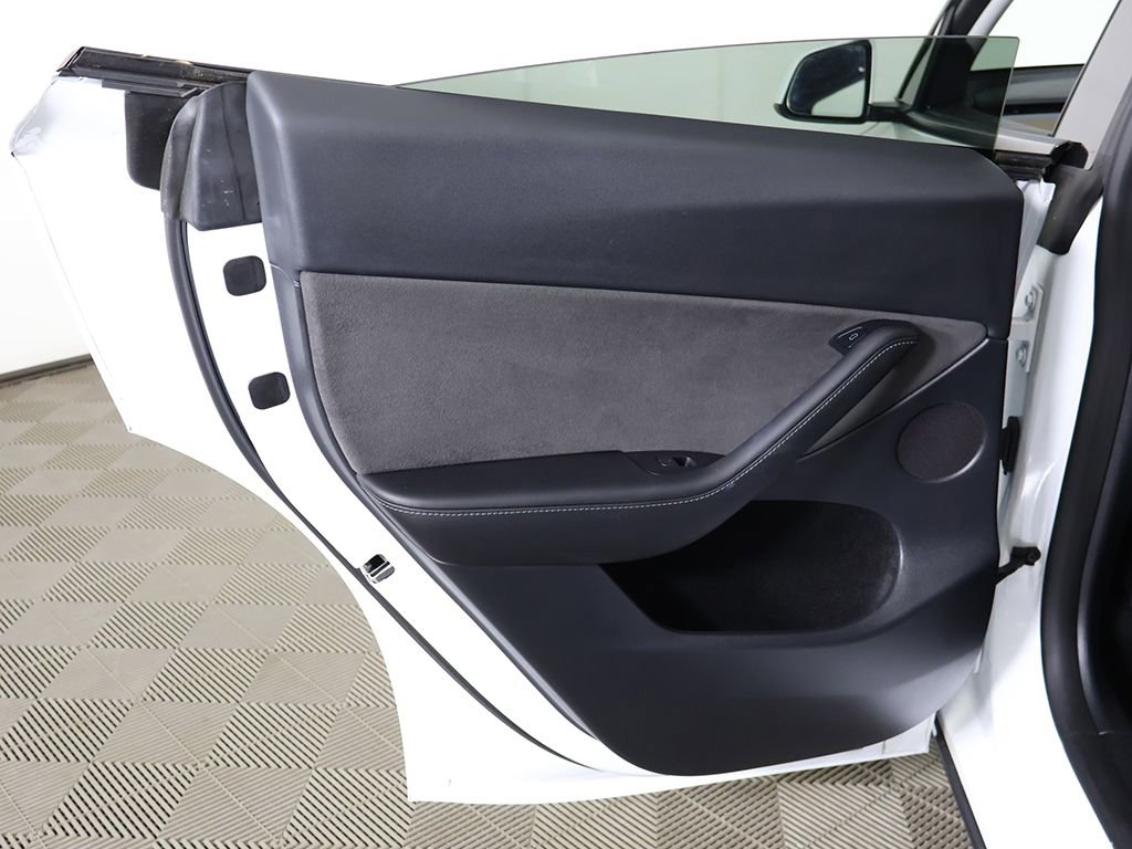 Used 2023 Tesla Model Y Long Range image 27