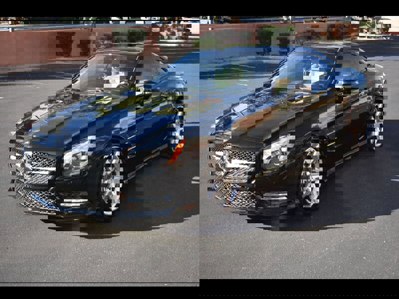 Used 2015 Mercedes-Benz SL 550 w/ Driver Assistance Package image 6