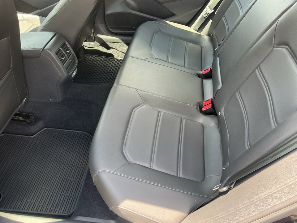 Certified 2020 Volkswagen Passat 2.0T R-Line image 34