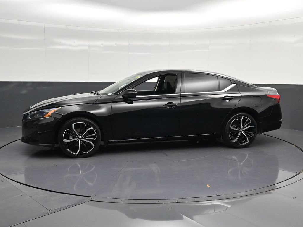 Used 2024 Nissan Altima 2.5 SR FWD image 7