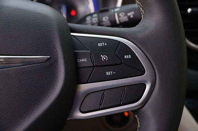 Used 2023 Chrysler Voyager LX image 14