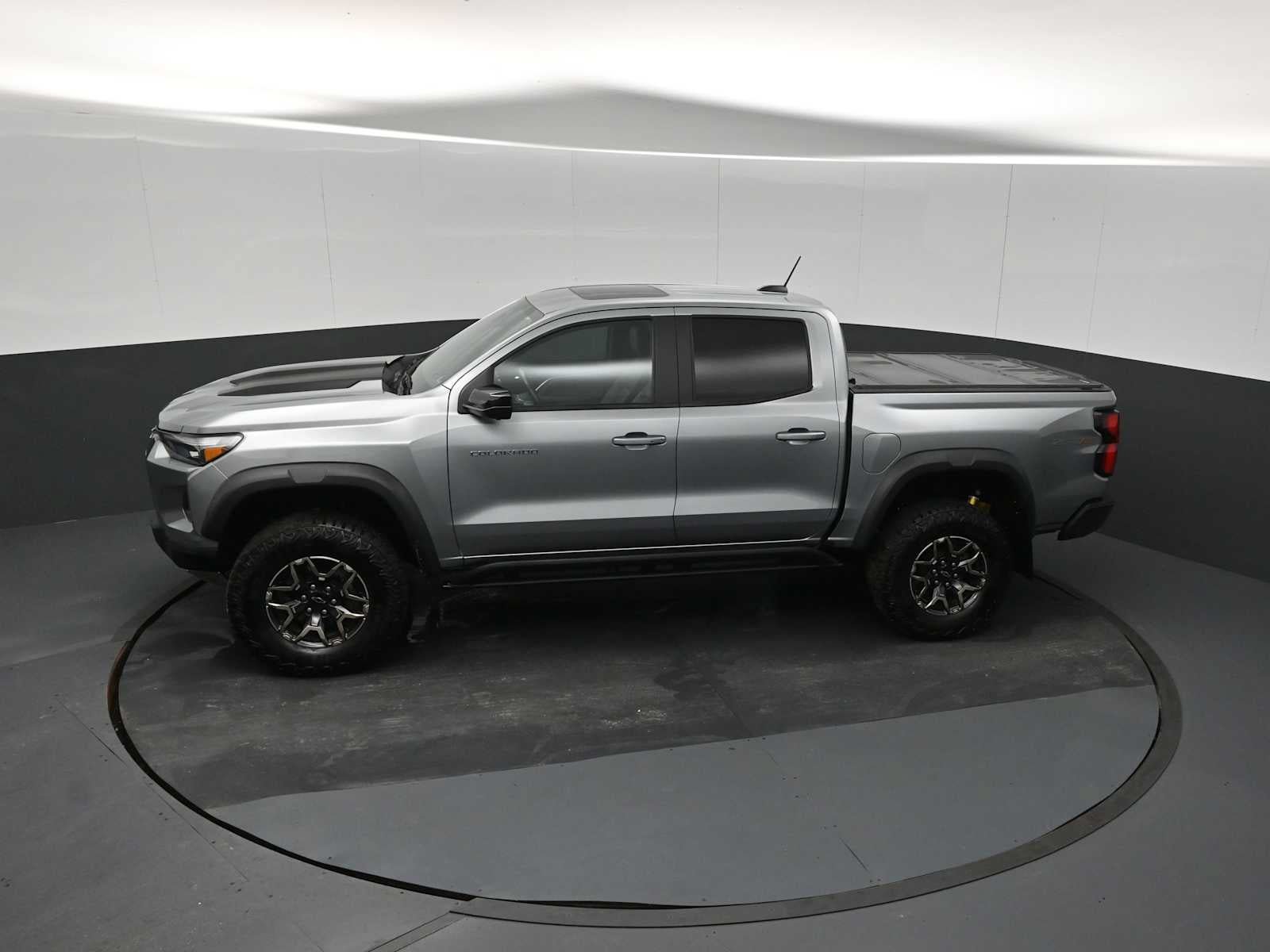 Used 2024 Chevrolet Colorado ZR2 w/ ZR2 Convenience Package III AWD/4WD image 13